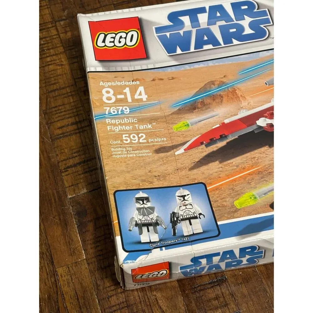 LEGO Star Wars 7679 The Clone Wars Republic Fighter Tank Retired 2008